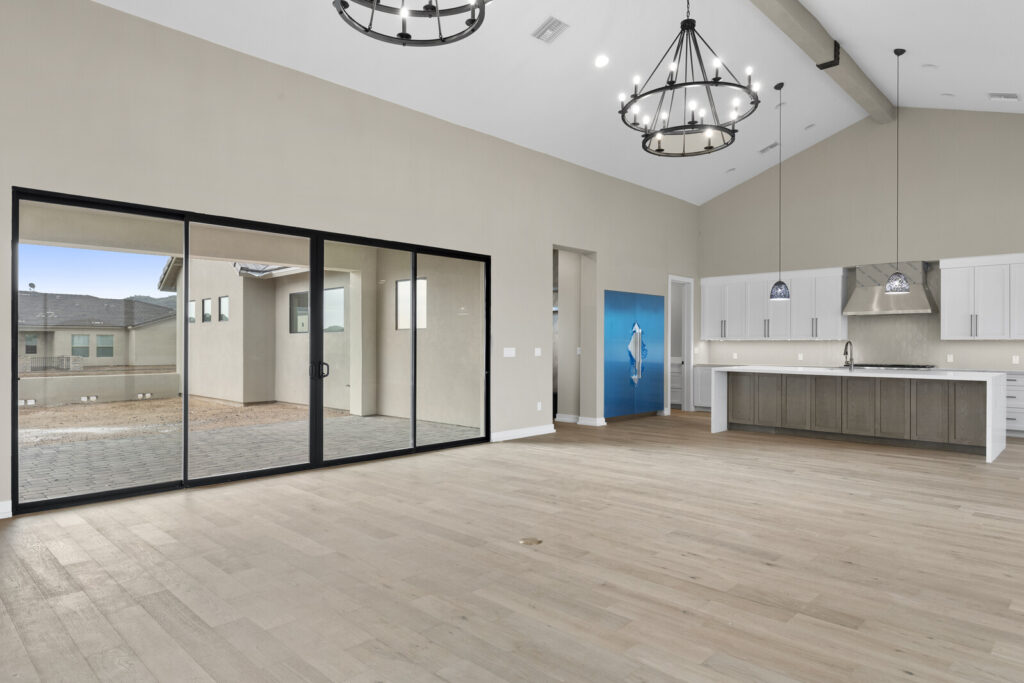 12_33427_N_14th_St__12_mls