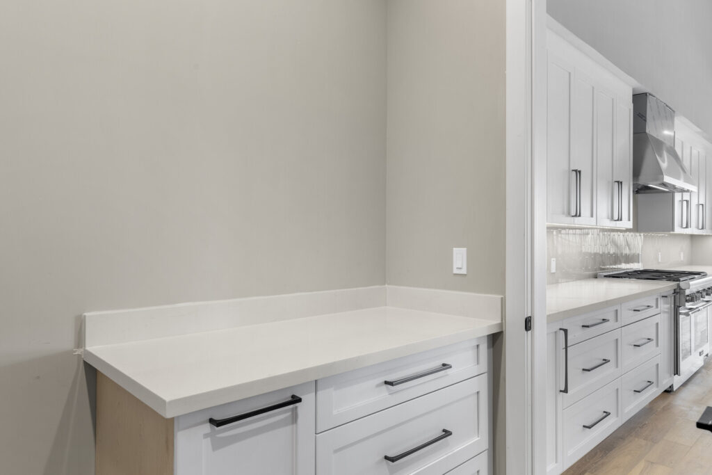 22_33427_N_14th_St__22_mls